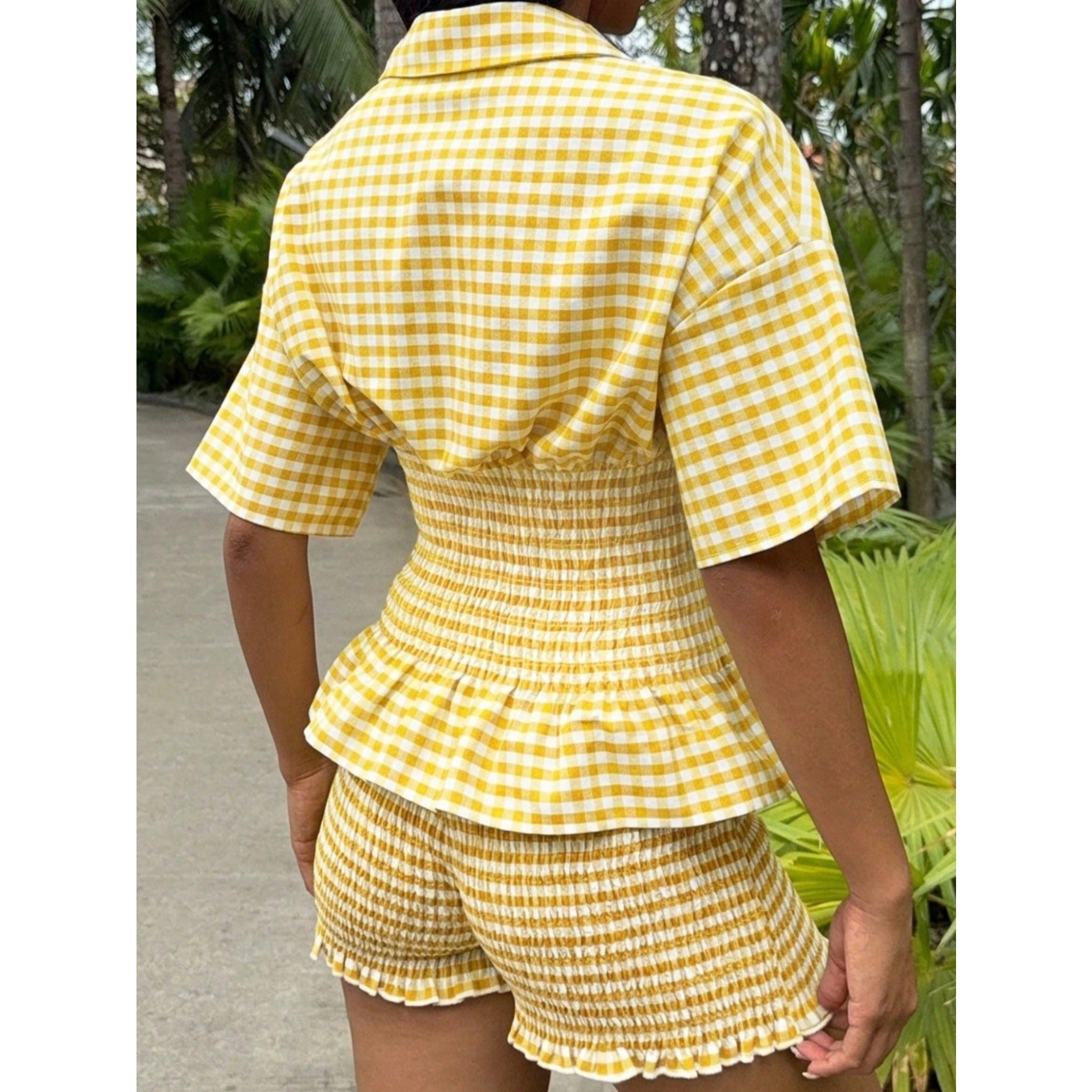 Vacation Casual Women 2 Piece Outfit, Yellow White Plaid Lapel Short Sleeve Slim Waist Matching Set For Travel Party